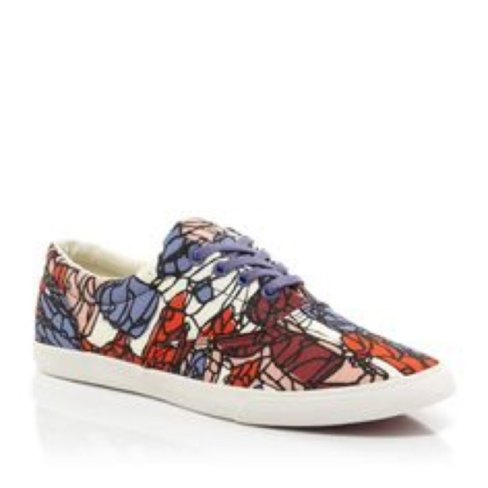 Bucket feet canvas sneakers (Atienza)